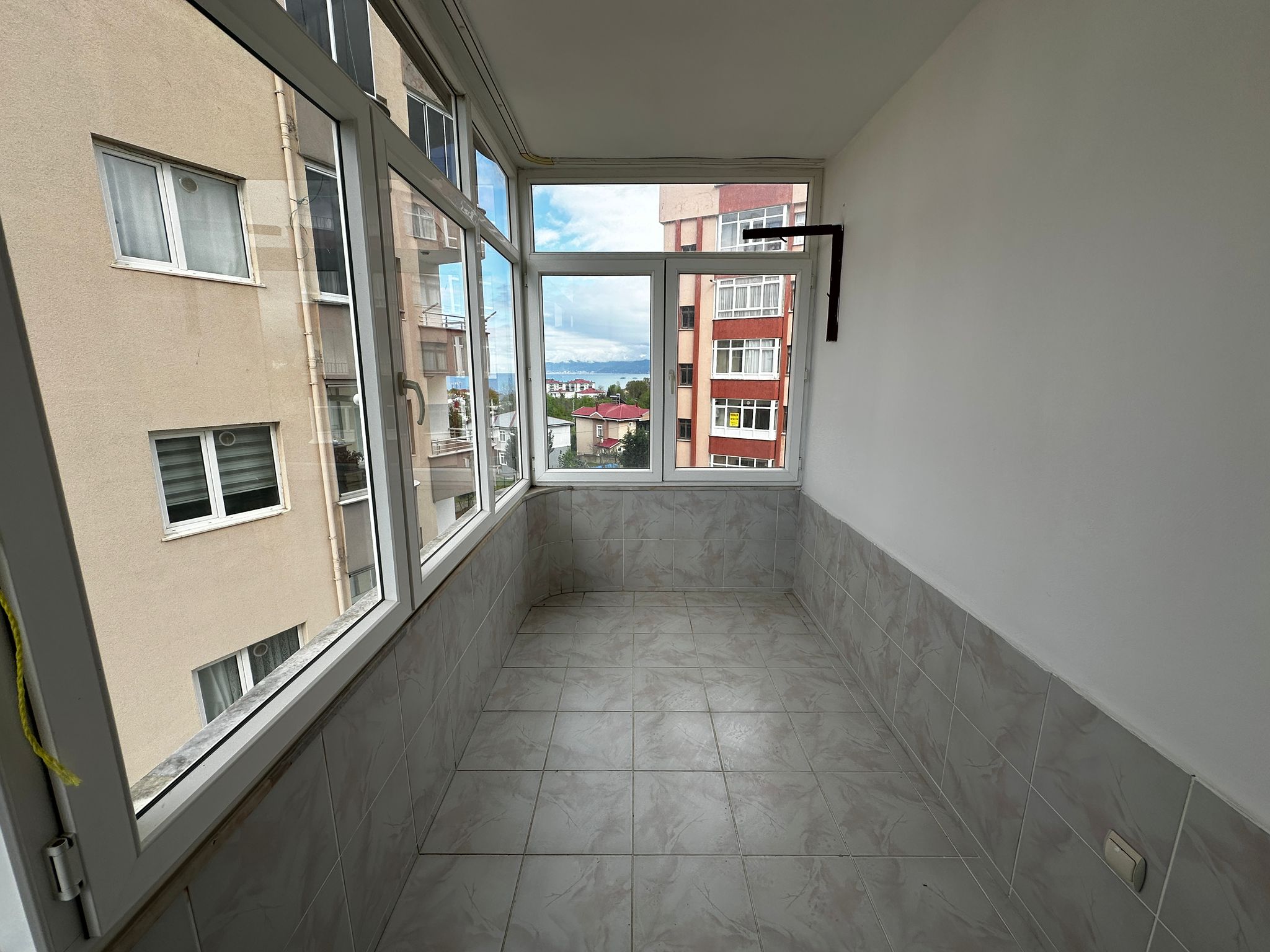 MABEL'DEN ADACIK MAHALLESİ GÜZELYURT SİTESİ 3+1 KİRALIK DAİRE
